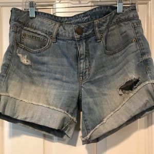 American Eagle light denim boyfriend short